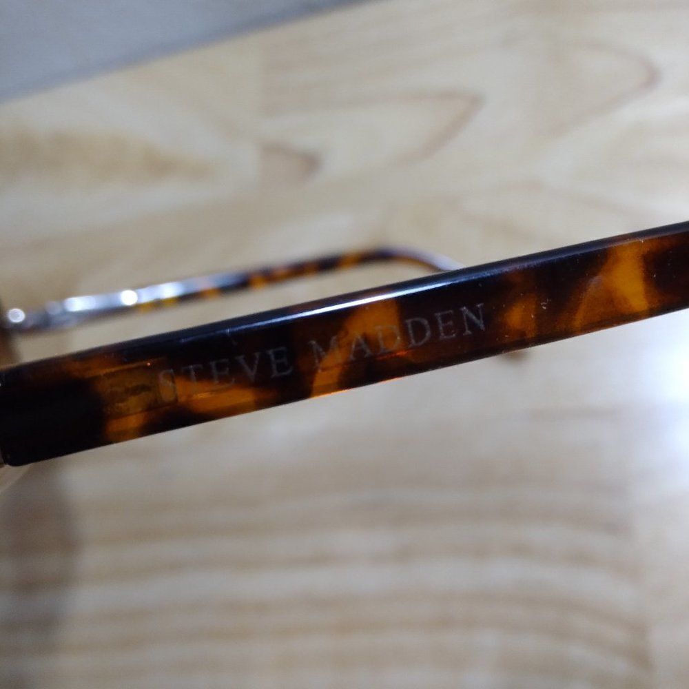 Steve Madden Aviator Sunglasses S5129 GLO - Picture 6 of 6